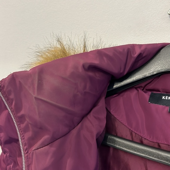 Kenneth Cole women’s burgundy puffer coat size M - Picture 8 of 8